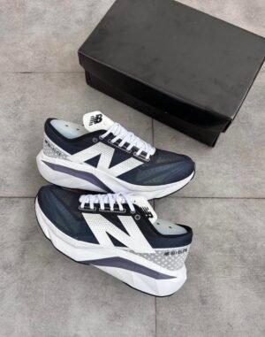 NEW BALANCE FUELCELL REBEL IV