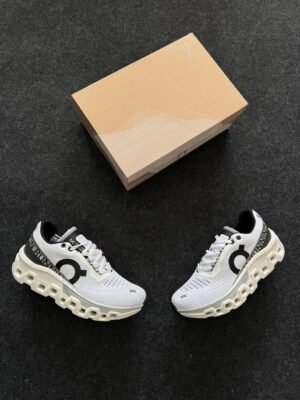 ON RUNNING CLOUDMONSTER 2