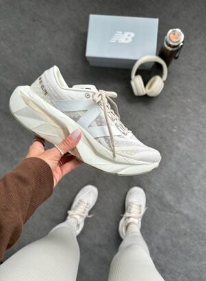 NEW BALANCE FUELCELL REBEL IV